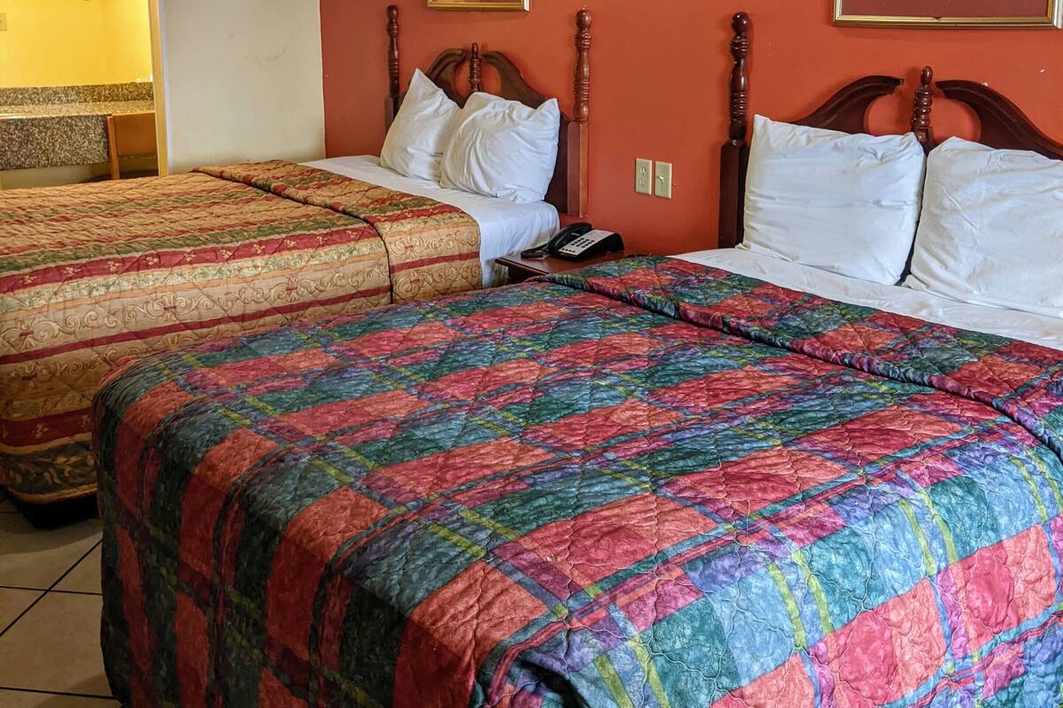 Standard Room, 2 Double Beds, Smoking