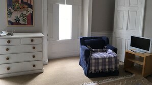 Double Room, Ensuite (and Shower) - Orkney Guest House (Berwick-upon-Tweed)