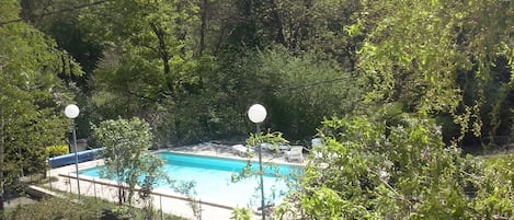 Outdoor pool, sun loungers