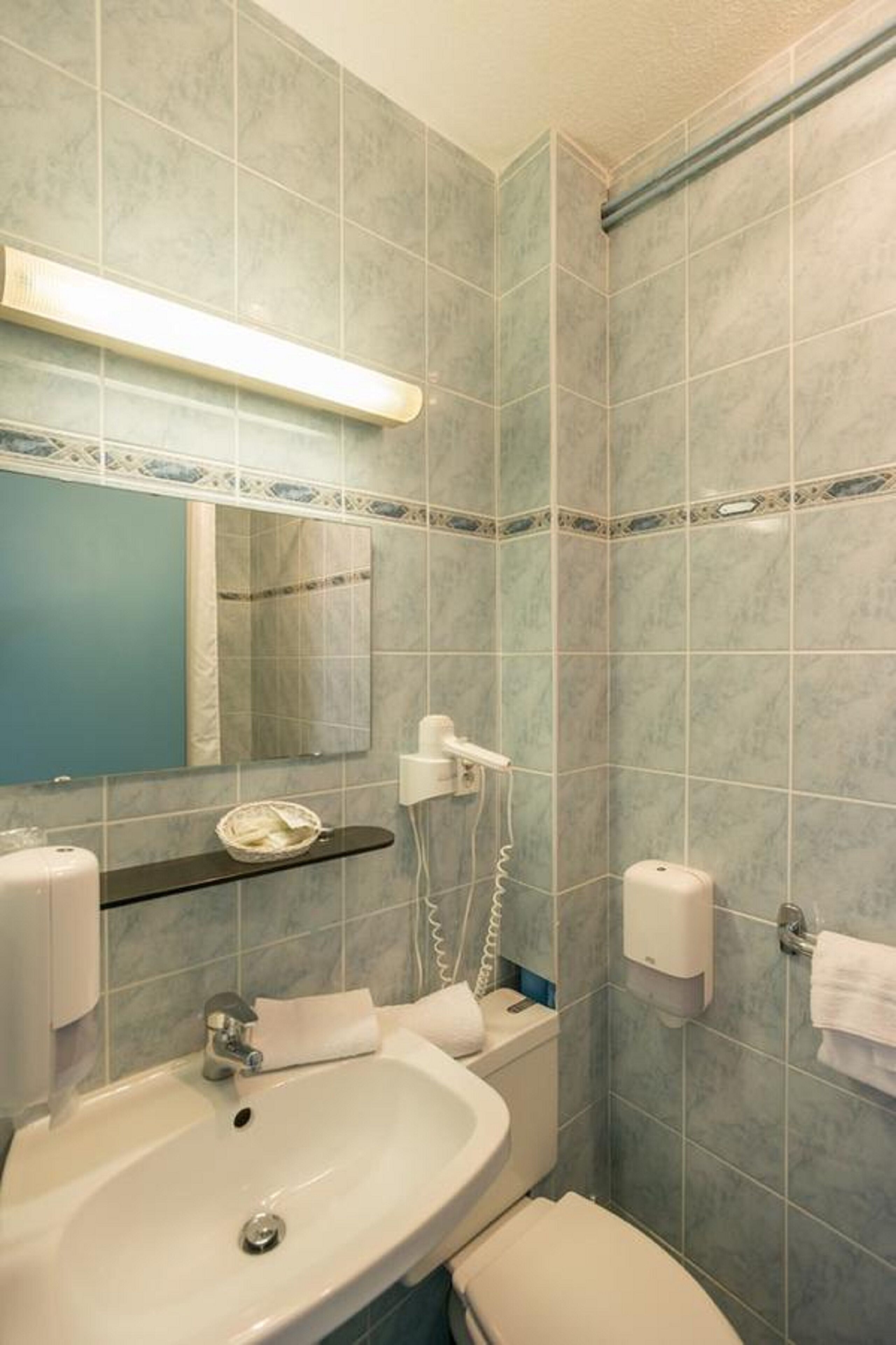 double room (_11_) | bathroom | free toiletries, hair dryer, towels