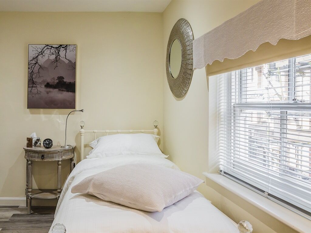 deluxe single room, ensuite