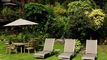 Außenpool, Liegestühle