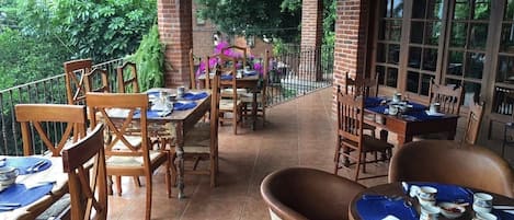 Breakfast, lunch, dinner served; Mexican cuisine