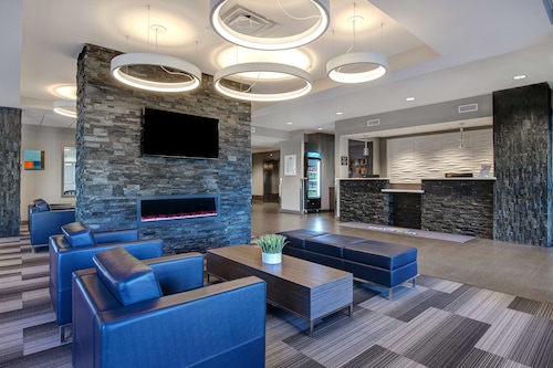 Days Inn & Suites by Wyndham Warman