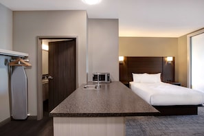 Family Suite, 2 Queen Bed, Non Smoking