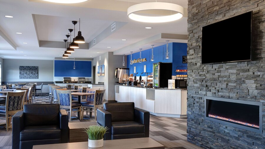 Days Inn & Suites by Wyndham Warman