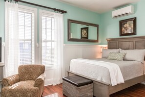 Room - Cozy Seacrest Studio Condo by RedAwning (Panama City Beach)
