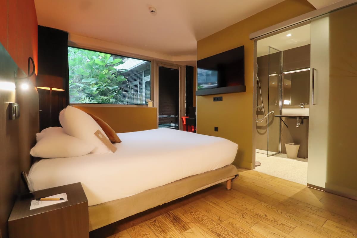 Comfort Room, Mobility Accessible