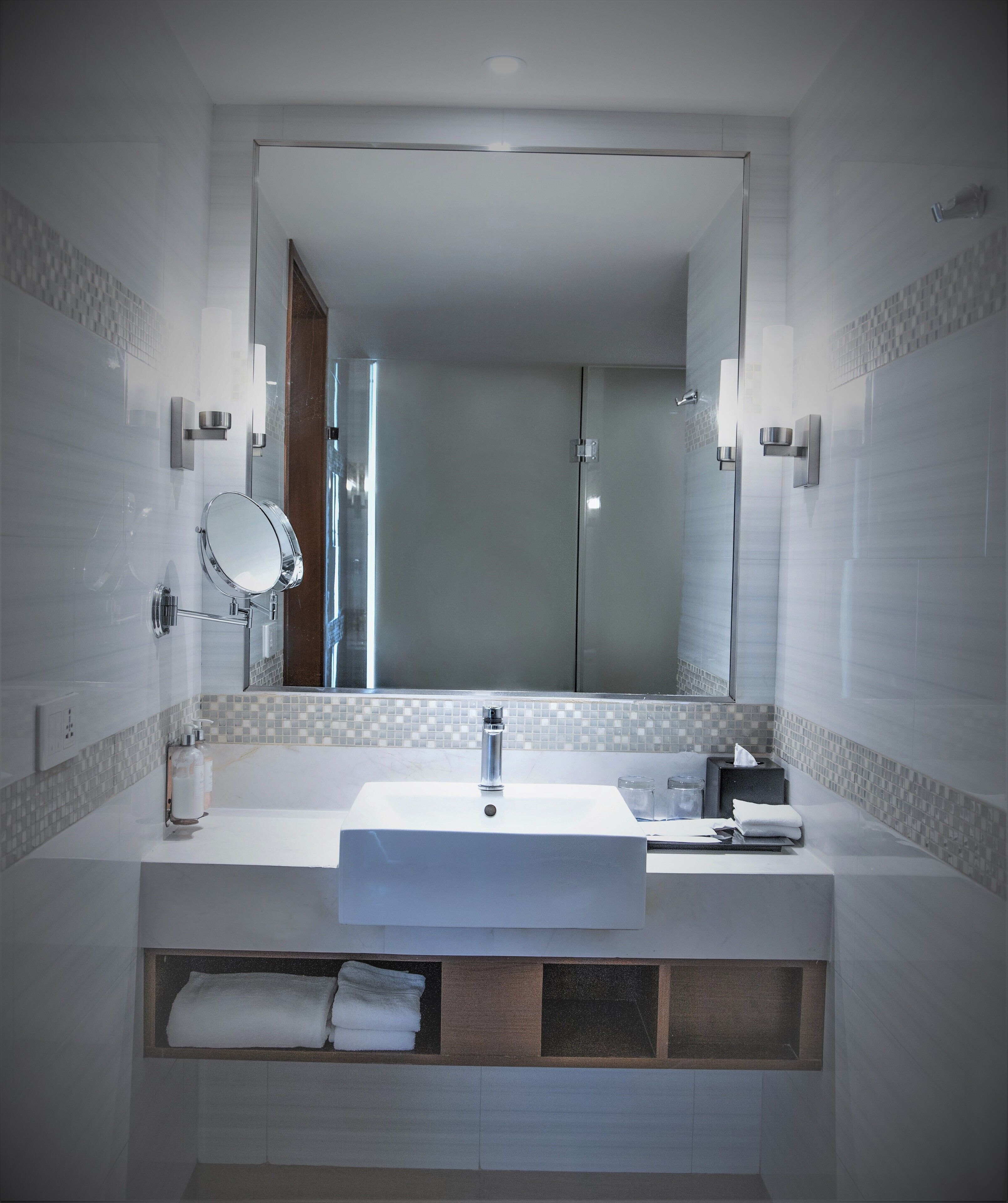 room, 1 queen bed | bathroom | shower, free toiletries, hair dryer, bathrobes