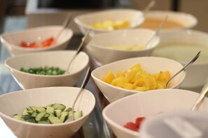 Daily buffet breakfast (INR 550 per person)