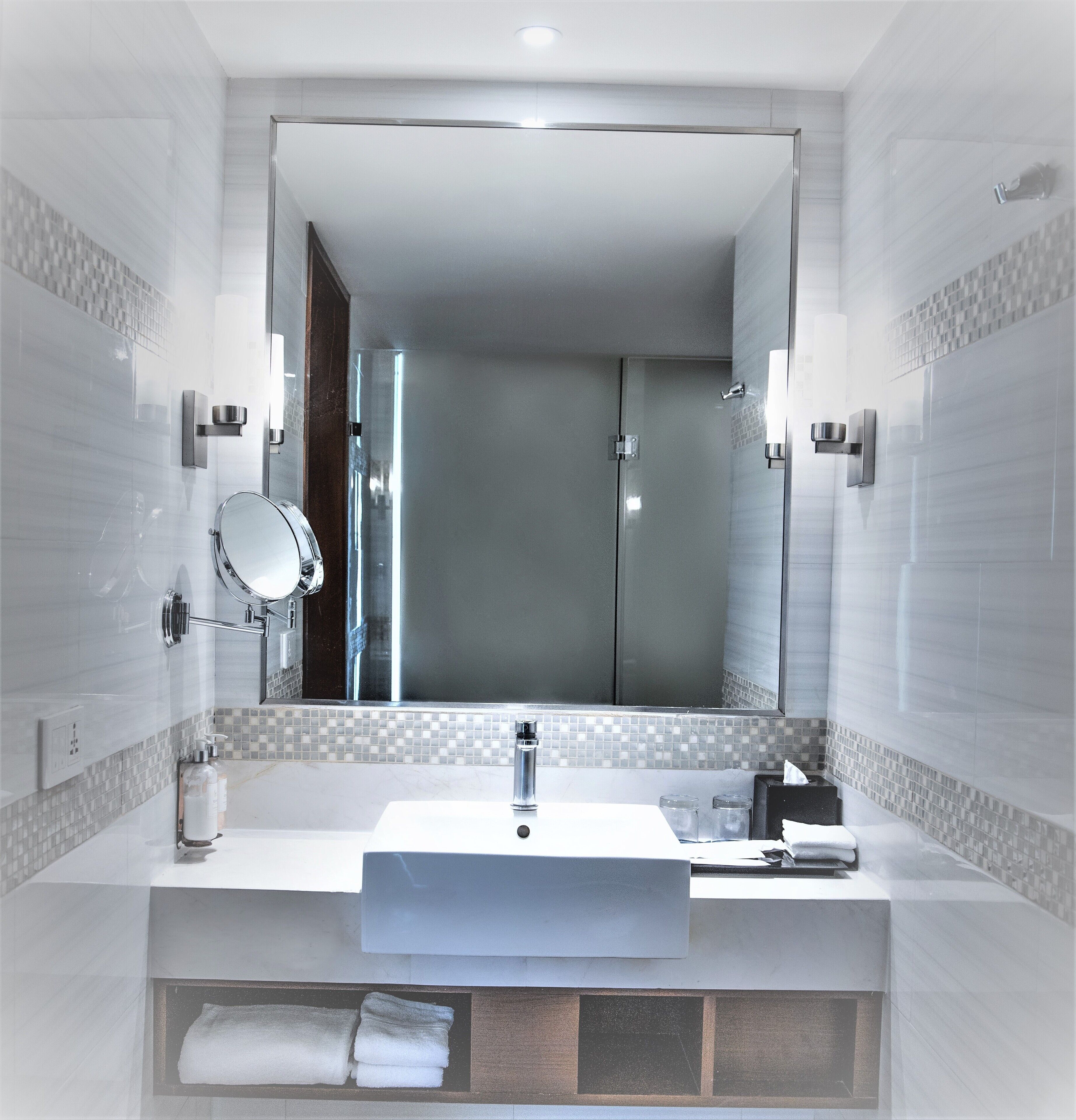 room, 1 queen bed | bathroom | shower, free toiletries, hair dryer, bathrobes