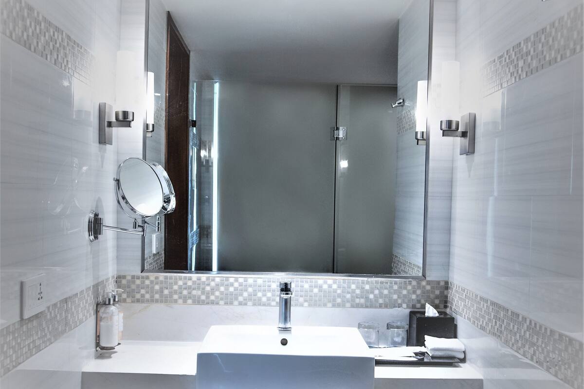 room, 1 queen bed | bathroom | shower, free toiletries, hair dryer, bathrobes