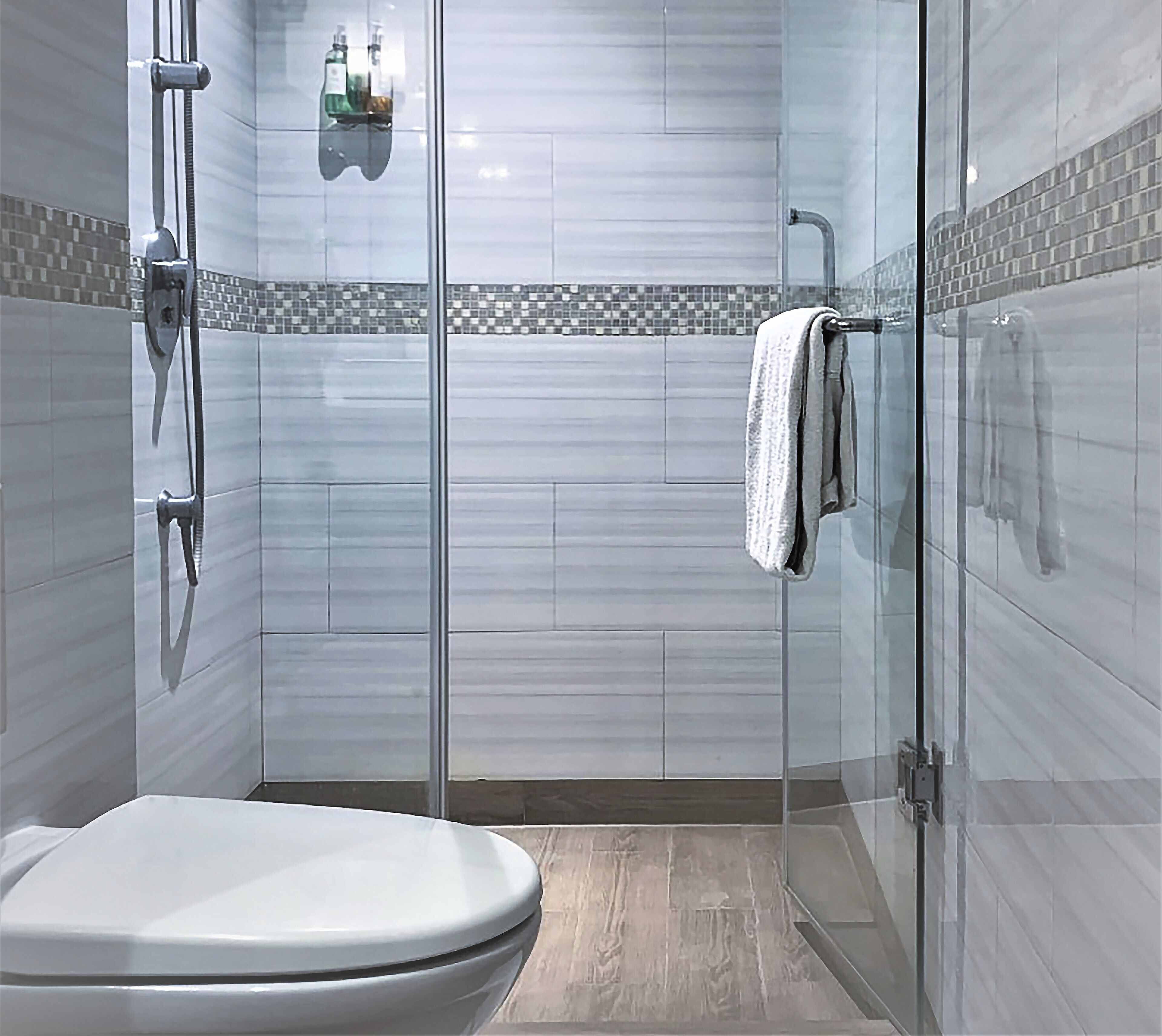 room, 2 single beds | bathroom | shower, free toiletries, hair dryer, bathrobes