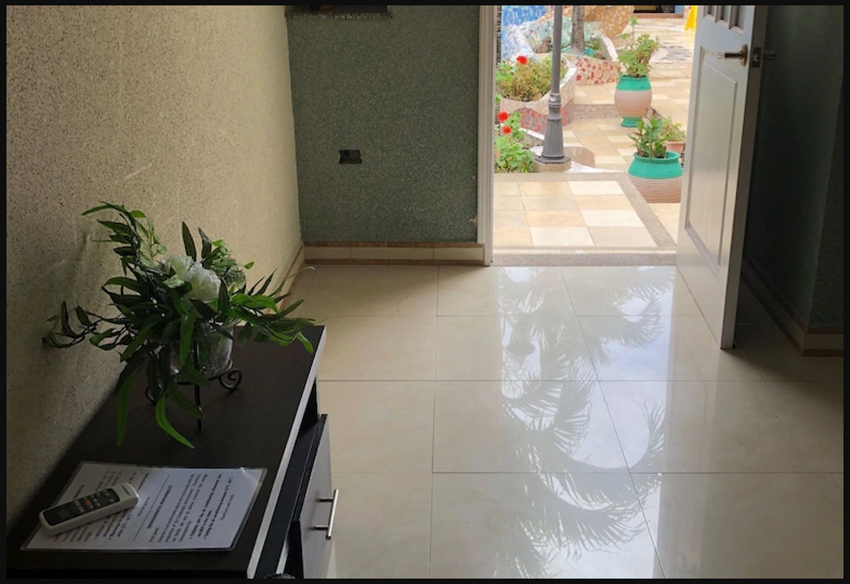 double room | in-room safe, individually decorated, desk, free wifi