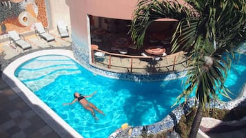 Outdoor pool, pool loungers