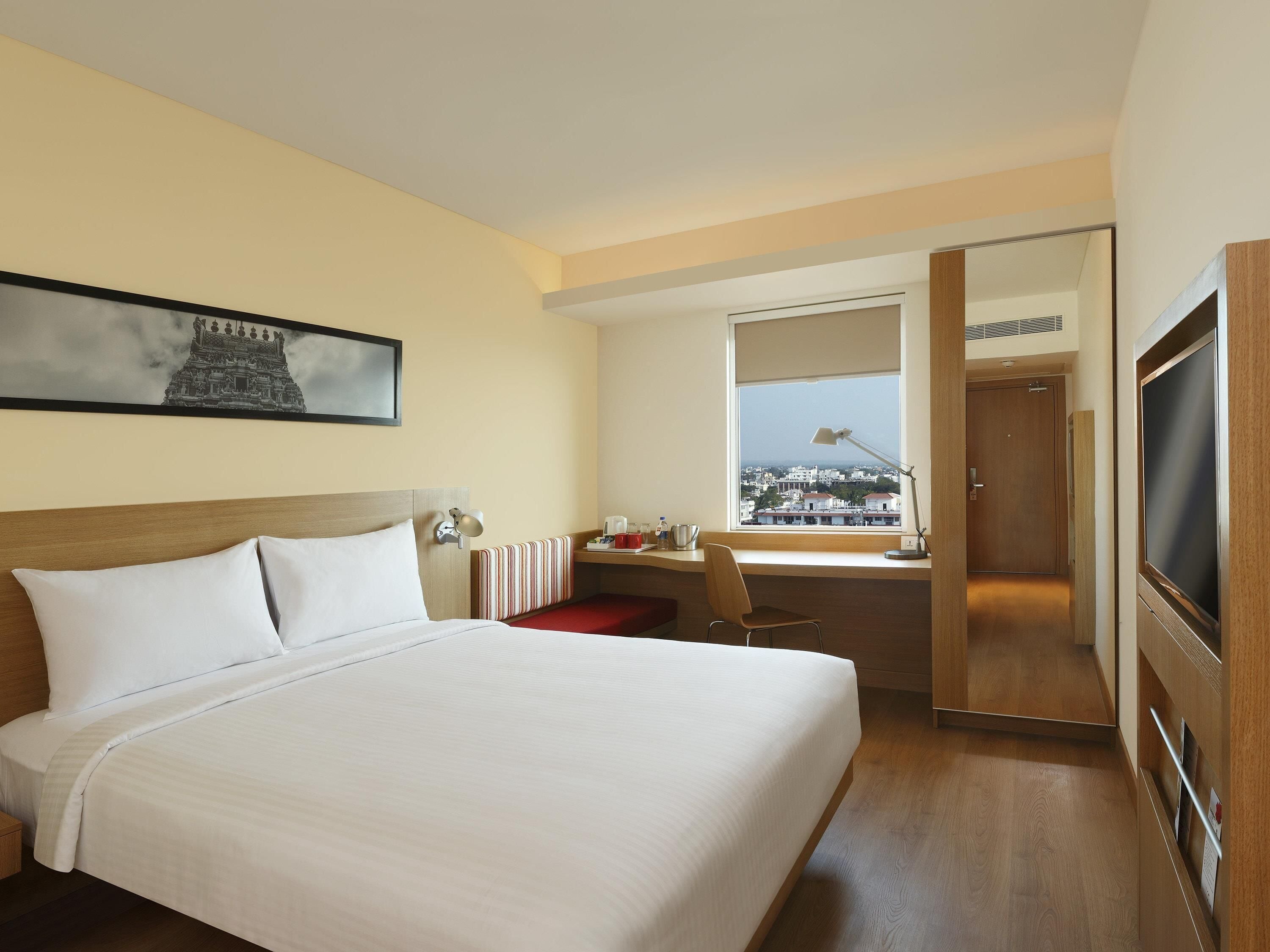 Minibar, in-room safe, desk, laptop workspace