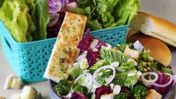 Päivittäinen buffetaamiainen (399 INR per henkilö)