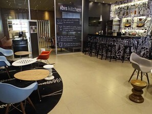 Bar (on property) - Ibis Osasco (Osasco)
