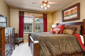 Condo, 3 Bedrooms