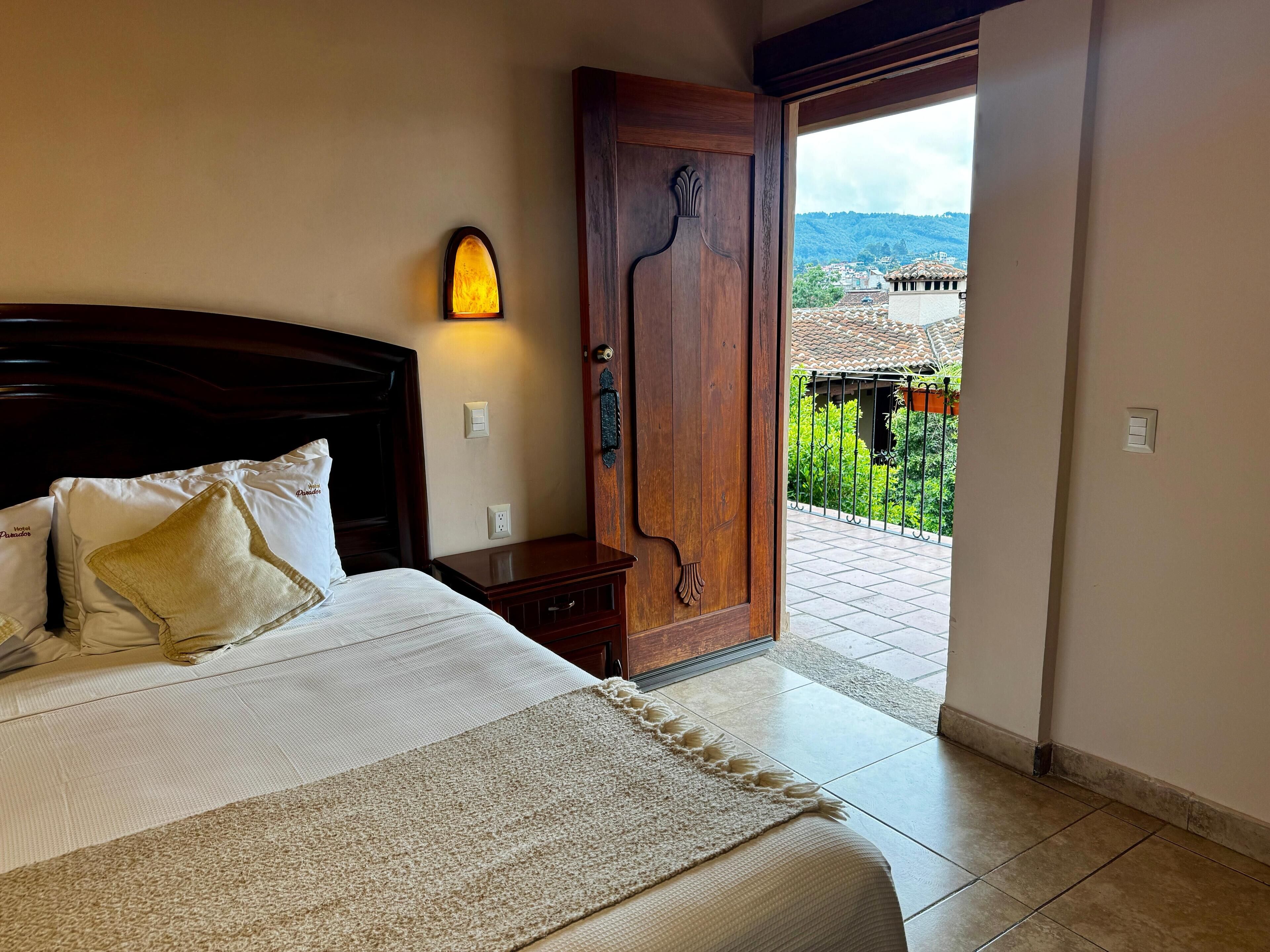 1 bedroom, egyptian cotton sheets, premium bedding, down duvets