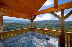 Cabane, 1 chambre, baignoire, vue montagne (A True Dream) | Bain à remous extérieur