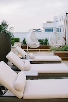 Couples treatment rooms, sauna, hot tub, steam room, body treatments