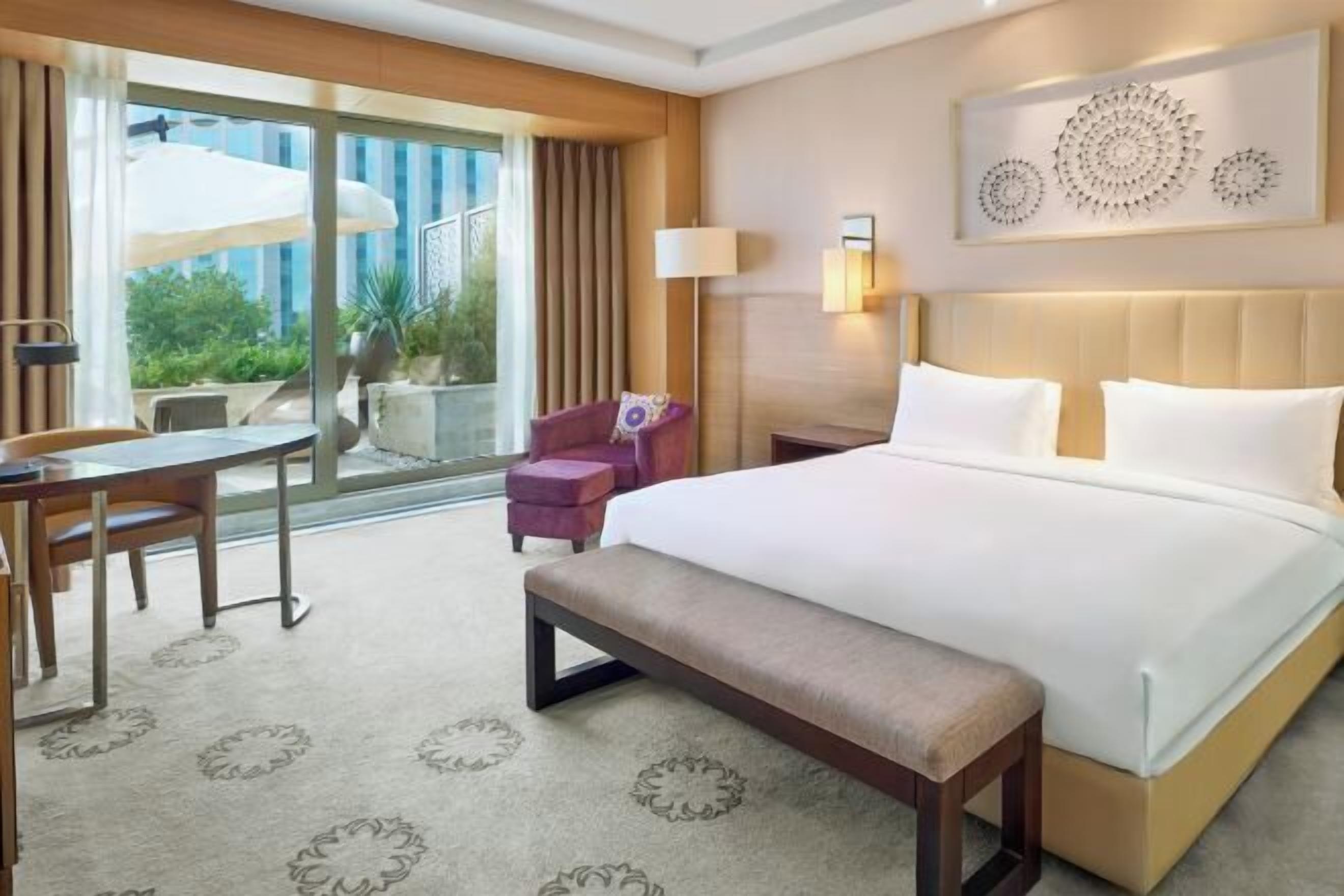 Allergiatestatut vuodevaatteet, minibaari, tallelokero huoneessa