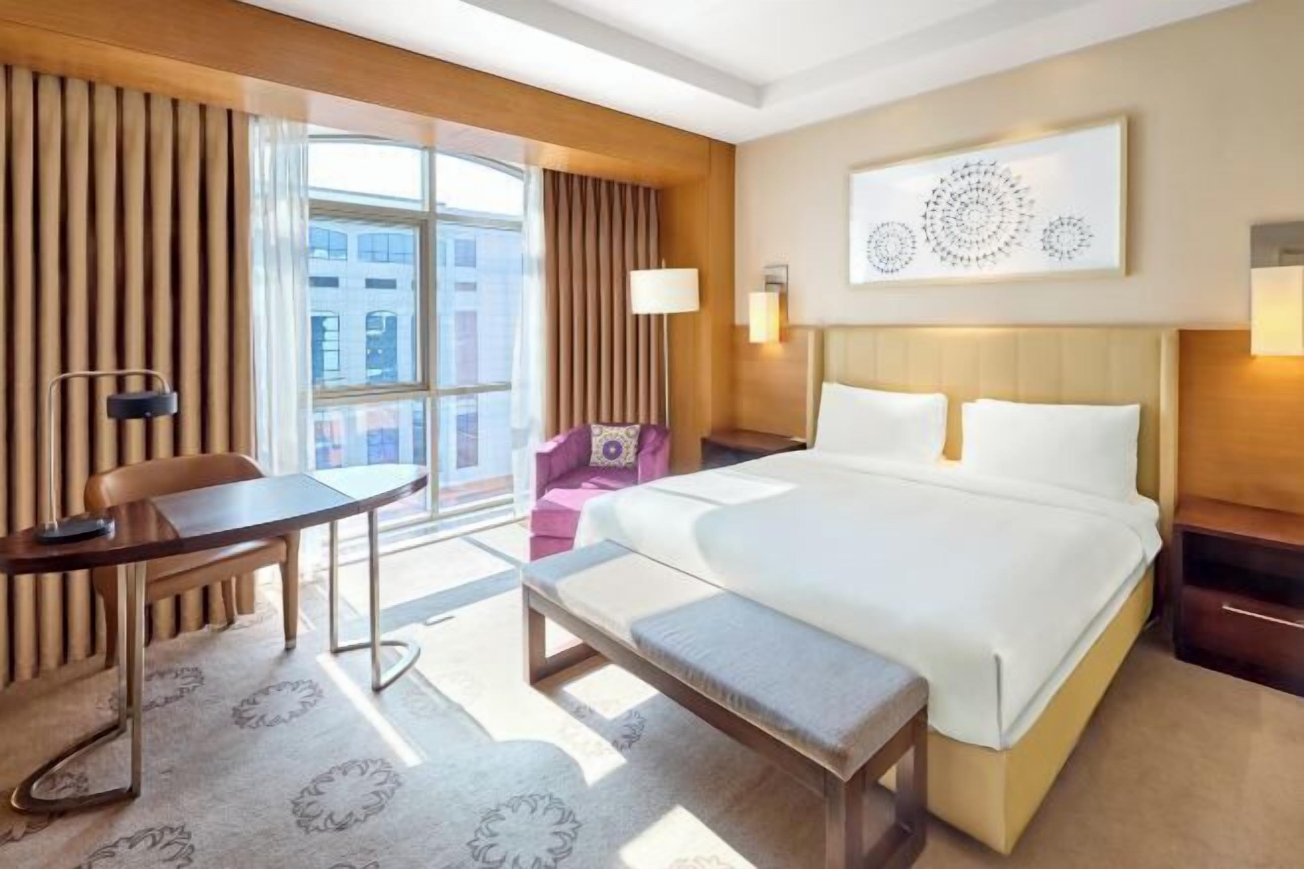 Allergiatestatut vuodevaatteet, minibaari, tallelokero huoneessa