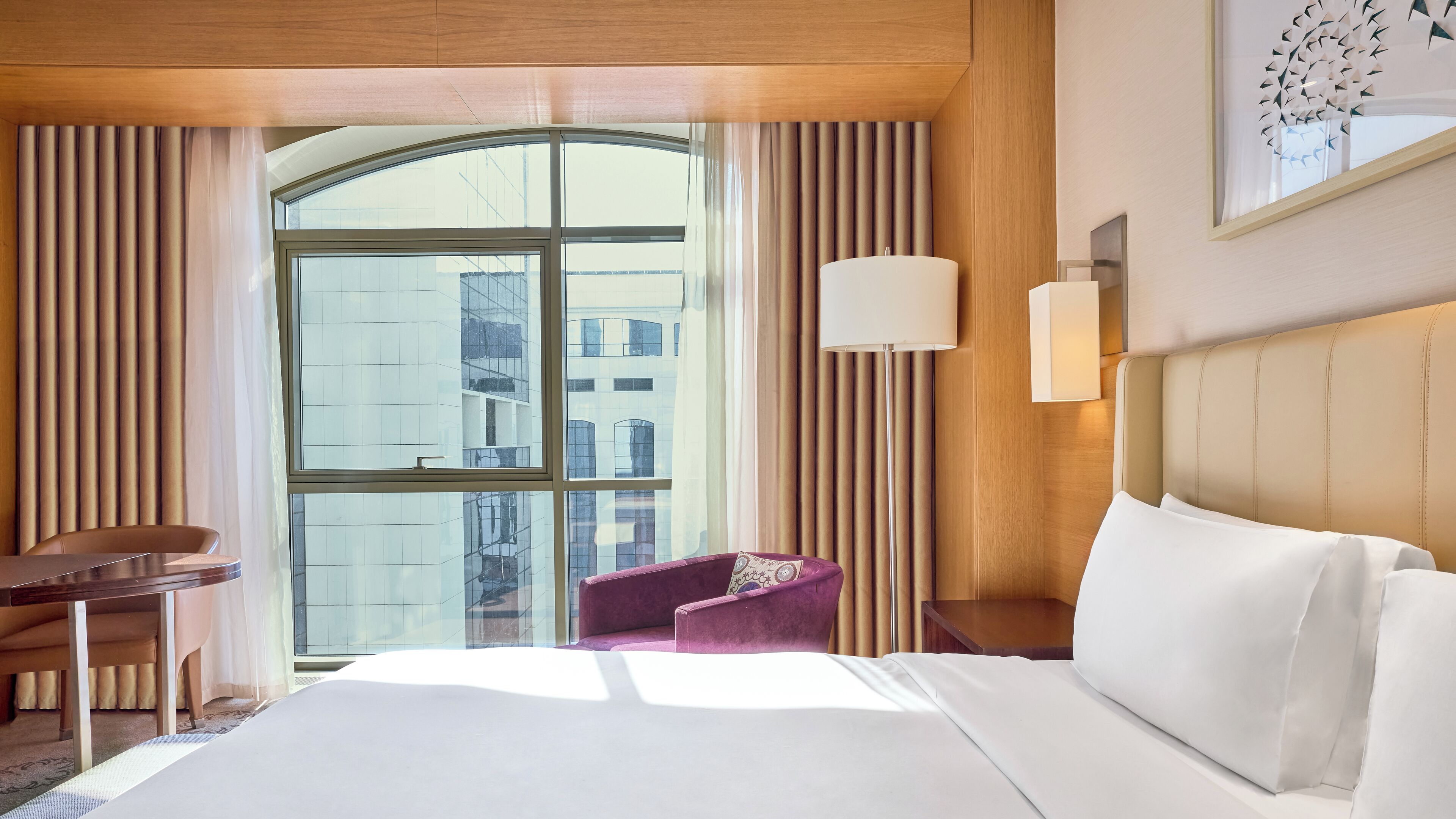 Ropa de cama hipoalergénica y minibar 