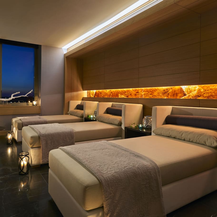 Couples treatment rooms, sauna, hot tub, steam room, body treatments