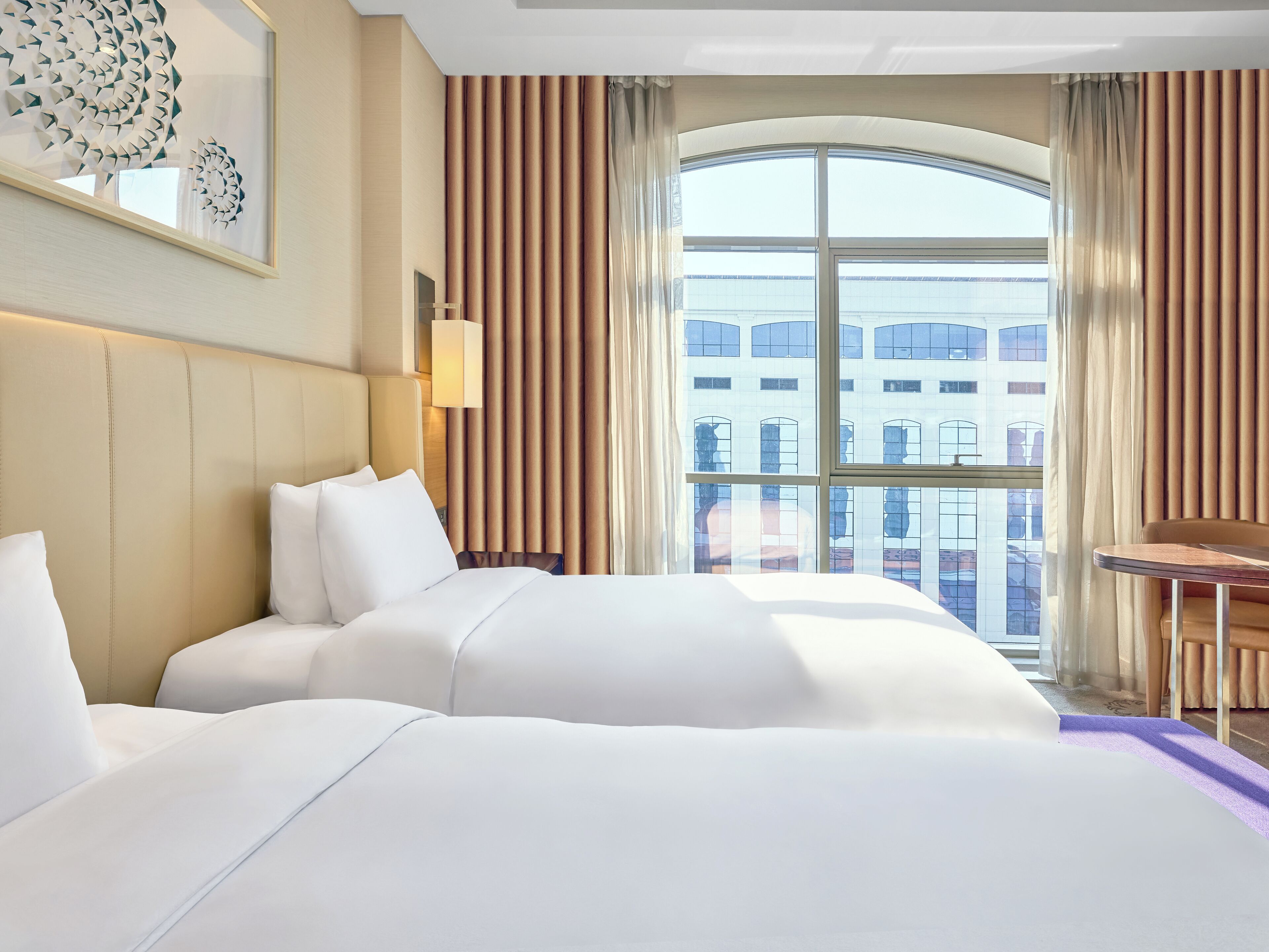 Ropa de cama hipoalergénica y minibar 