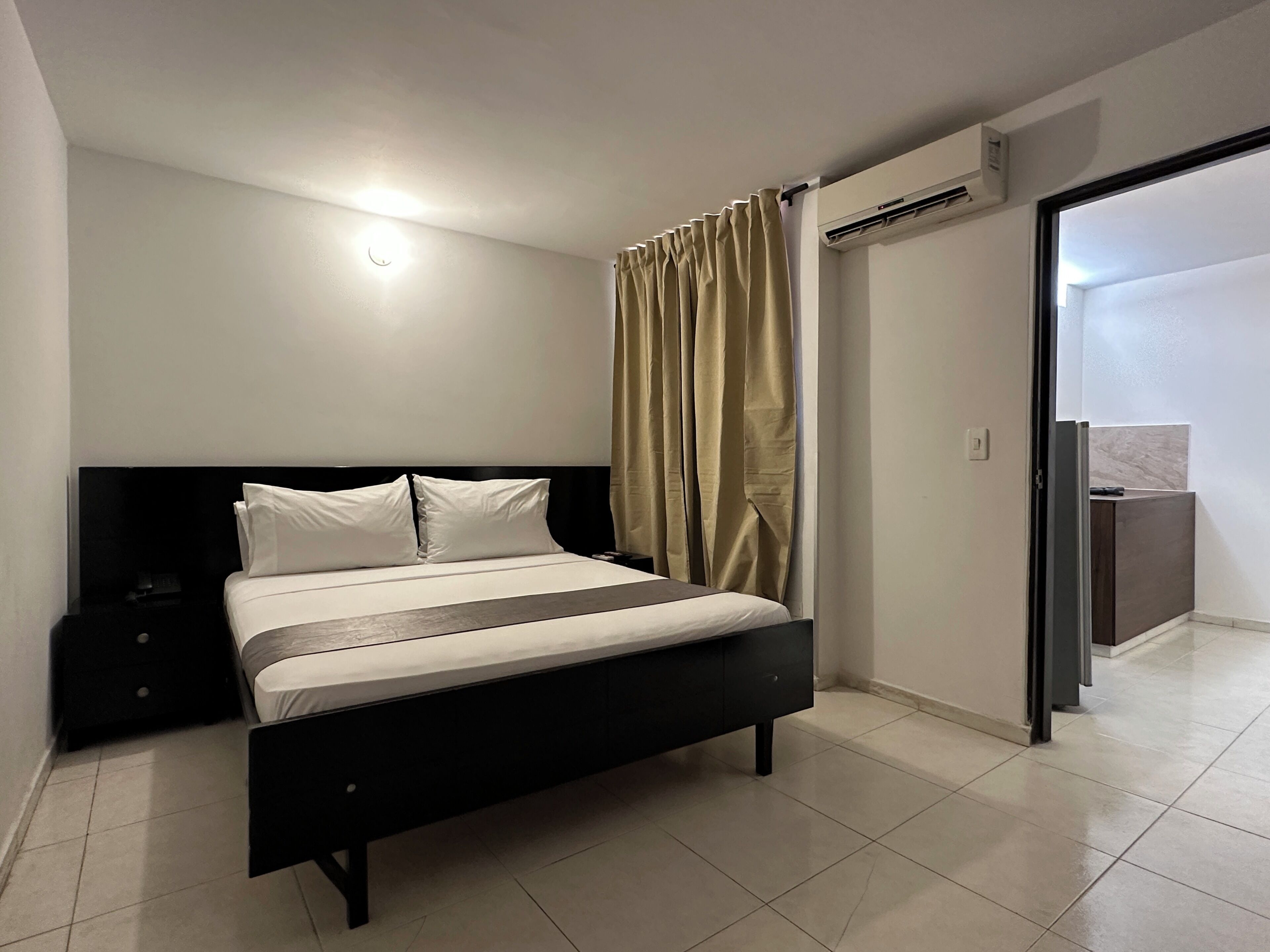 Couette en duvet d'oie, coffres-forts dans les chambres, bureau