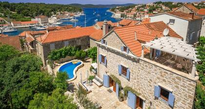 Heritage Villa in der Nähe von Milna mit Privatpool