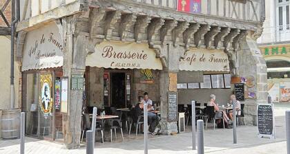 Beautiful farmhouse with private pool