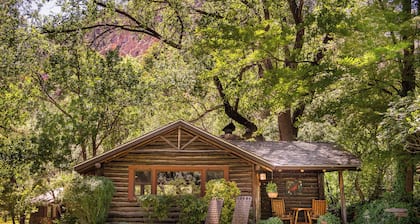 Orchard Canyon on Oak Creek