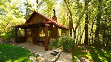 Cabin Amanda | Iron/ironing board, bed sheets