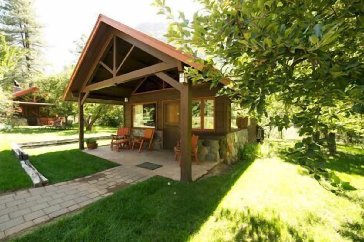 Cabin Georgiana | Iron/ironing board, bed sheets
