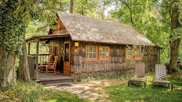 Cabin 4 | Iron/ironing board, bed sheets