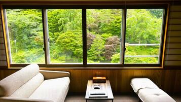 Riverside Japanese-style Twin Room | Vista desde la habitación