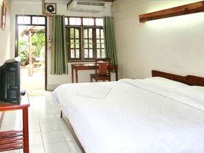Standaard tweepersoonskamer, 1 queensize bed, niet-roken | Een bureau, gratis wifi, beddengoed