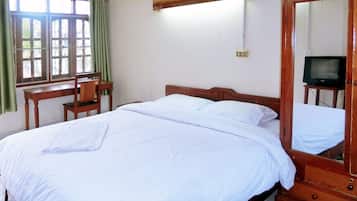 Kamar Double Standar, 1 Tempat Tidur Queen, Bebas Asap Rokok | Meja kerja, Wi-Fi gratis, dan seprai linen