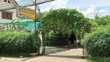 Mặt tiền nơi lưu trú