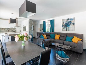 电视、电子游戏、DVD 播放器、乒乓球