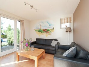 TV, fireplace, DVD player, stereo