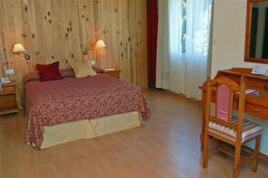 Zimmersafe, Schreibtisch, schallisolierte Zimmer, kostenlose Babybetten