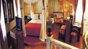 Superior Double Room | In-room safe, desk, soundproofing, free cots/infant beds