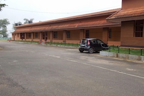 Interior entrance - KSTDC Hotel Mayura Gerusoppa (Sagara)
