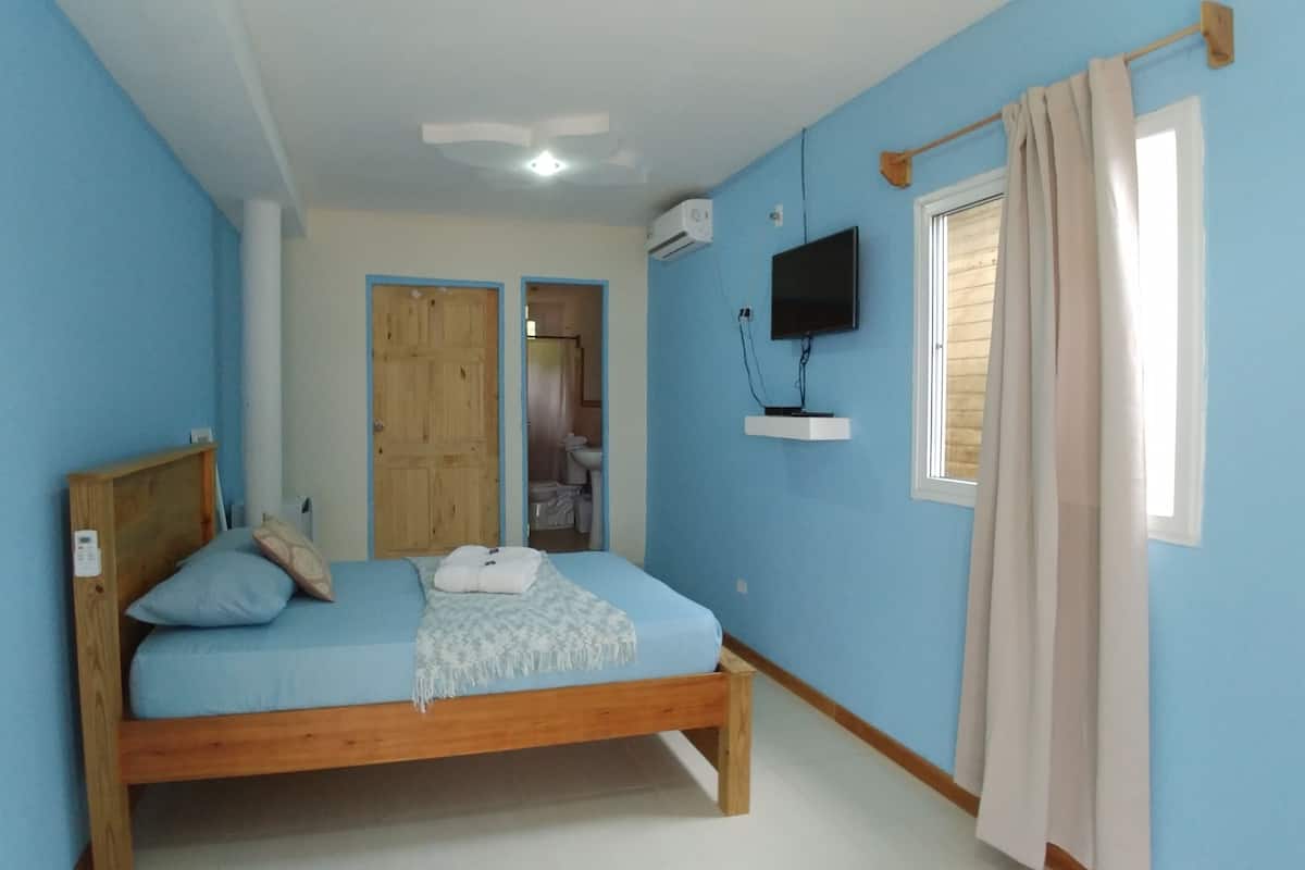 Deluxe Apartment, 1 Bedroom, Terrace, Partial Sea View | Room amenity