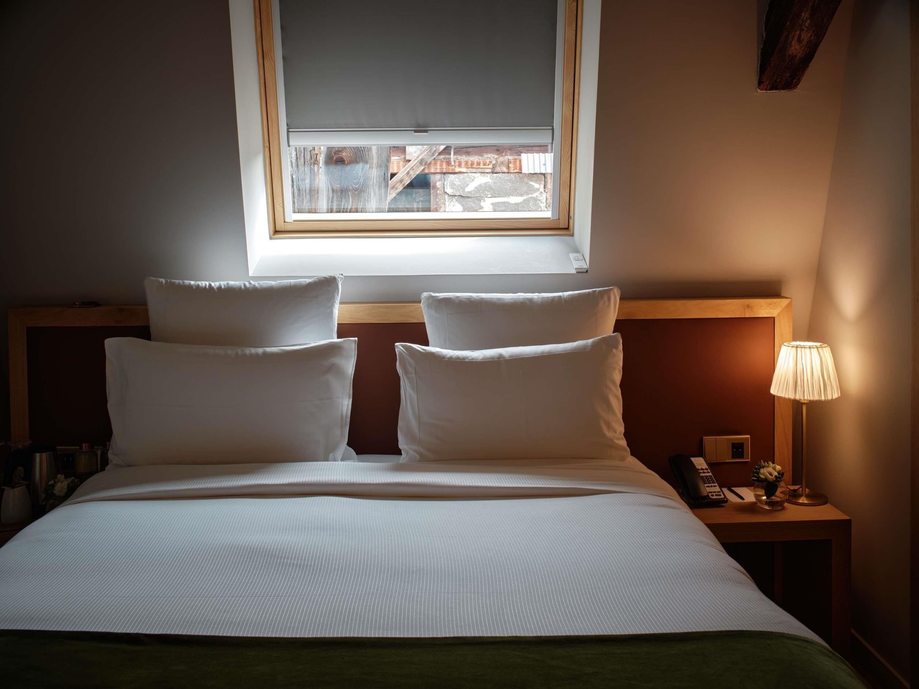 Classic Room, 1 Twin Bed | Premium bedding, minibar, in-room safe, desk