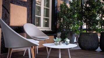 Deluxe kamer, 1 kingsize bed | Terras